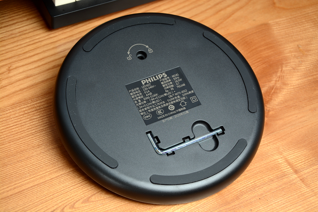 飞利浦轩坦台灯灰色还是白色好看,飞利浦轩坦护眼台灯pro测评