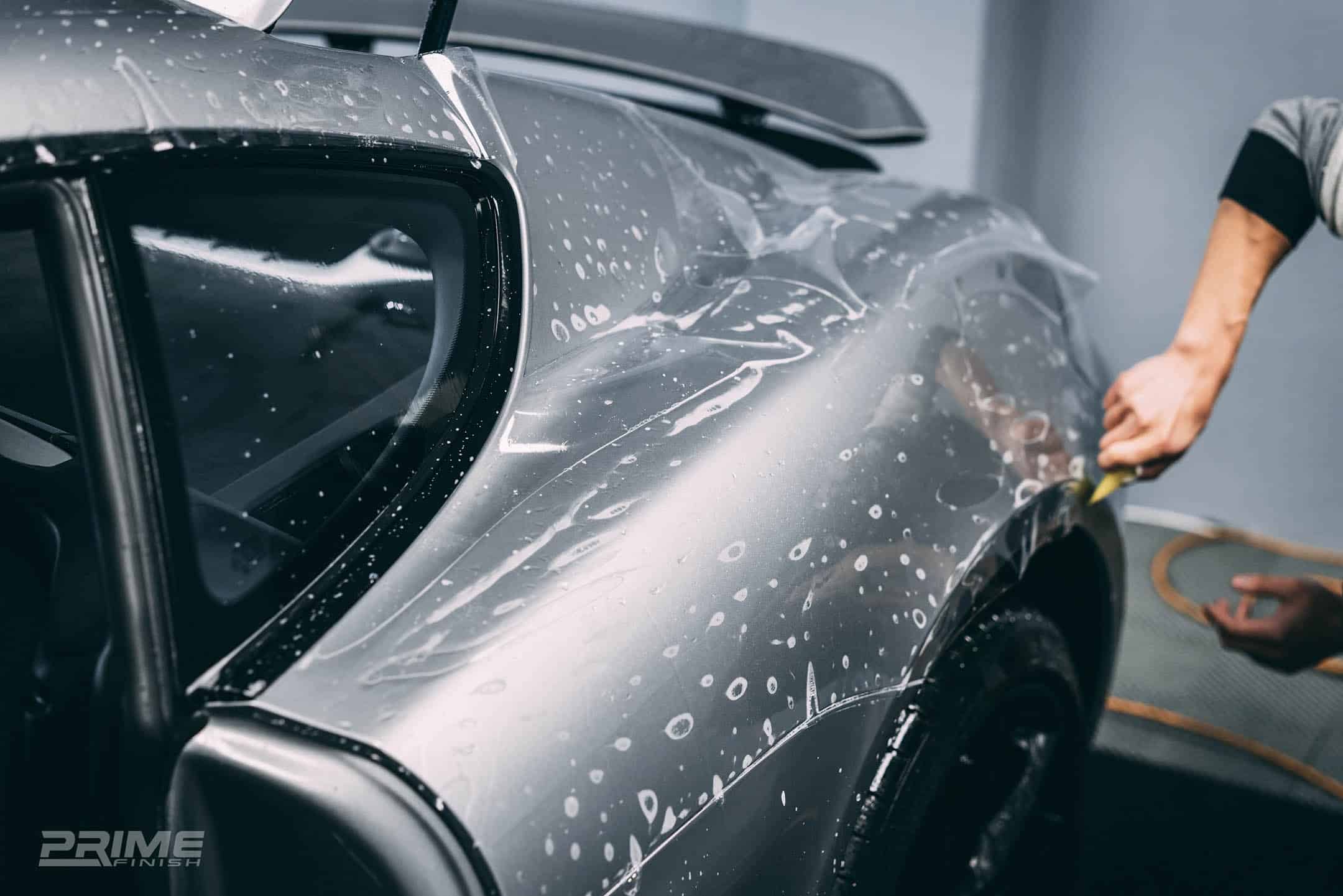 隐形车衣下雨发蓝是咋回事,隐形车衣下雨后有痕迹