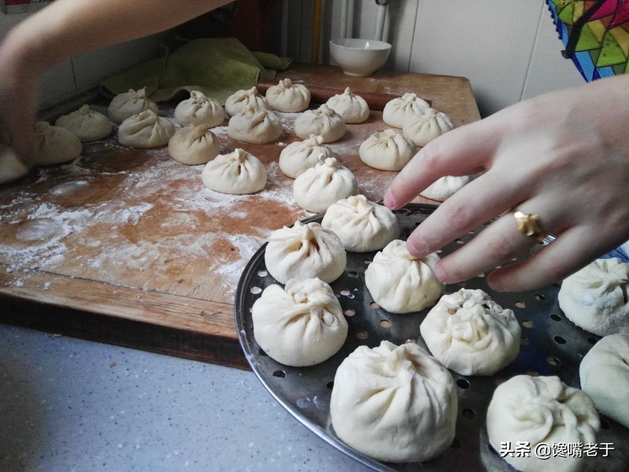 做包子发面死面怎么办,蒸包子出现塌皮和死面啥原因