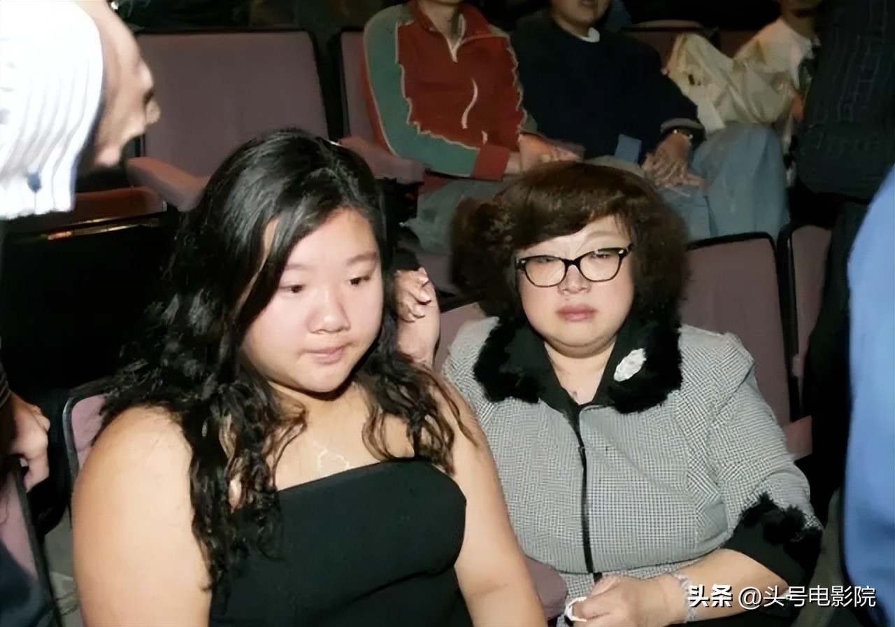 辟谣郑欣宜去世,郑欣宜被曝抑郁症后首次露面