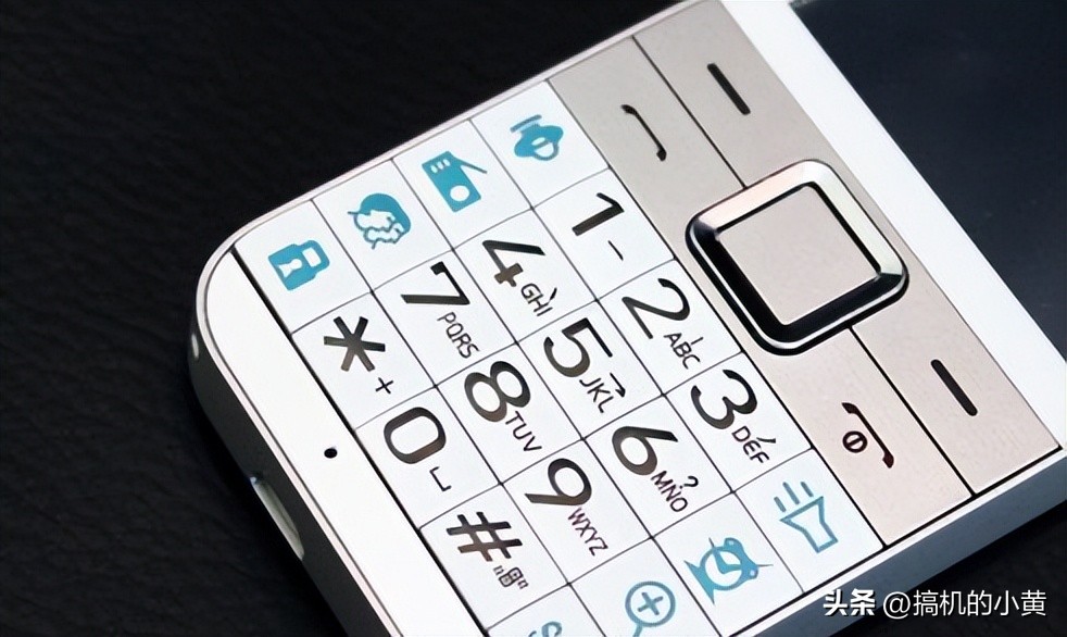 按键手机现在发展成什么样了,按键手机是哪一年被淘汰的