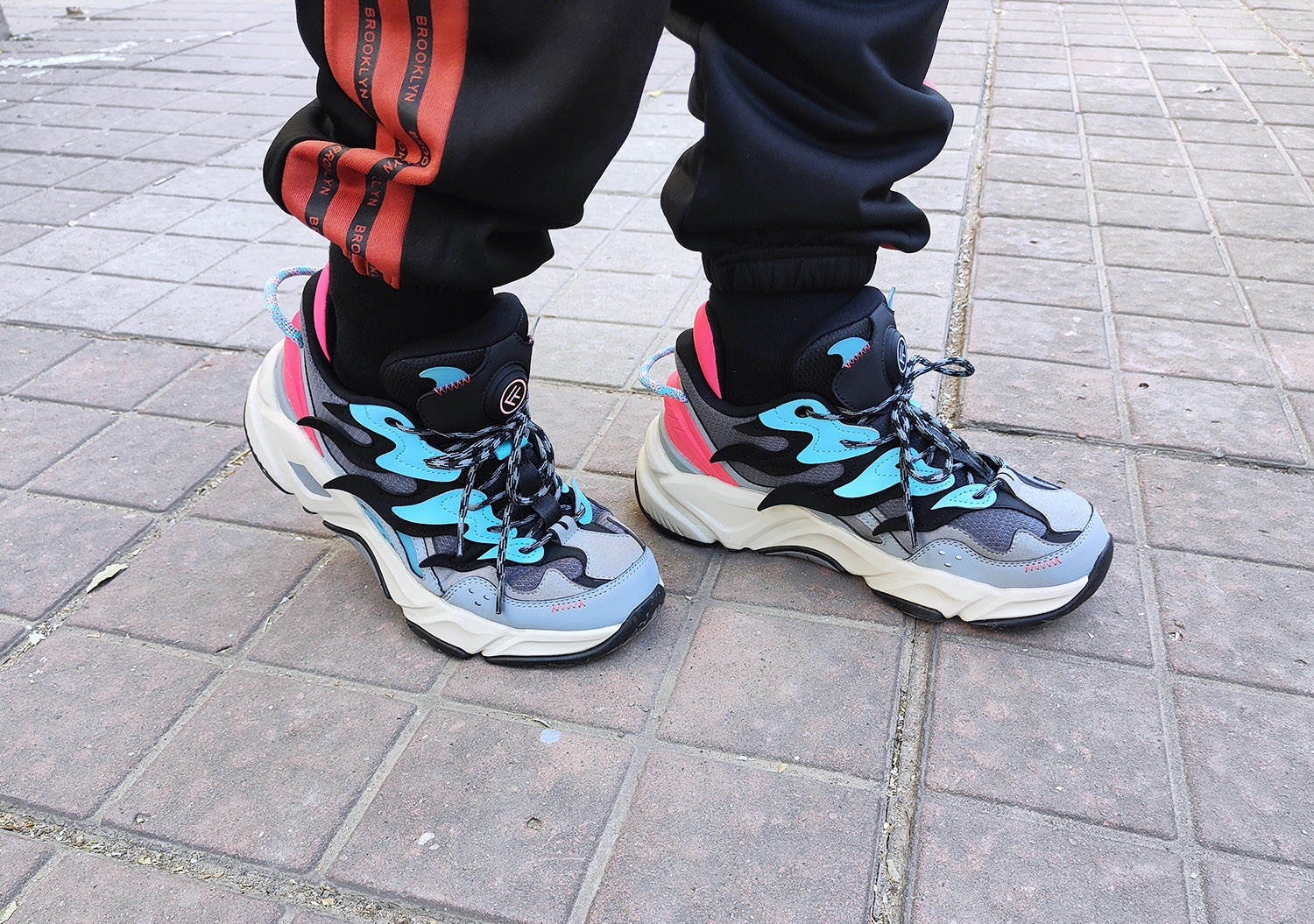 热风银色老爹鞋测评,带电加热鞋