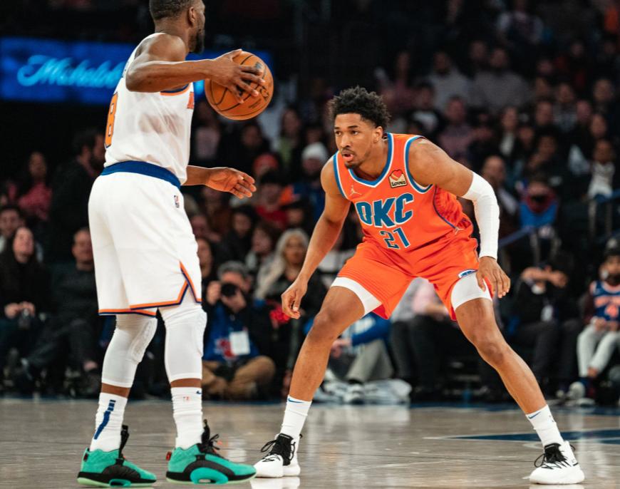 8分2板火箭加盟雷霆,有望加盟火箭的球员