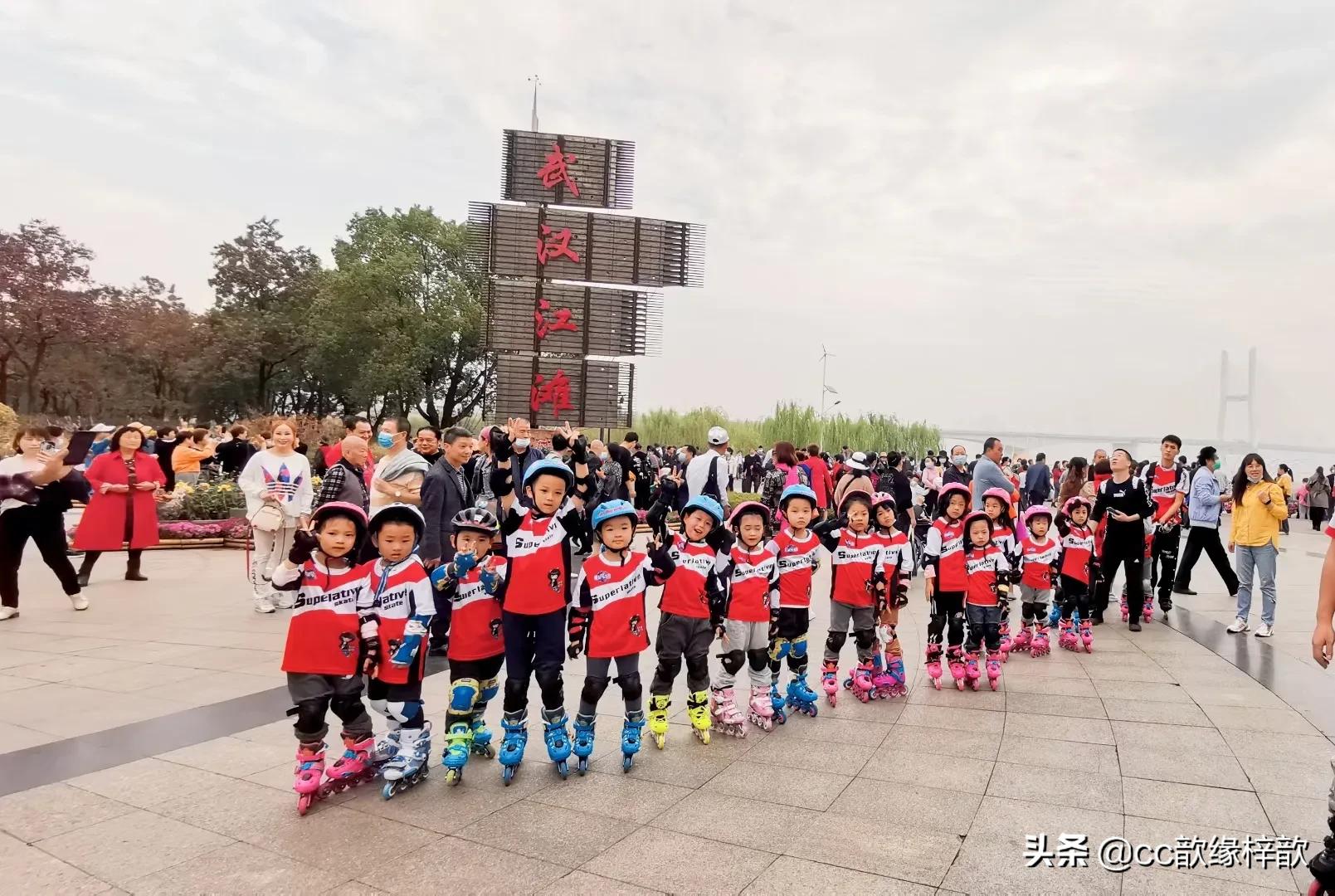 轮滑后滑初学,轮滑班初学