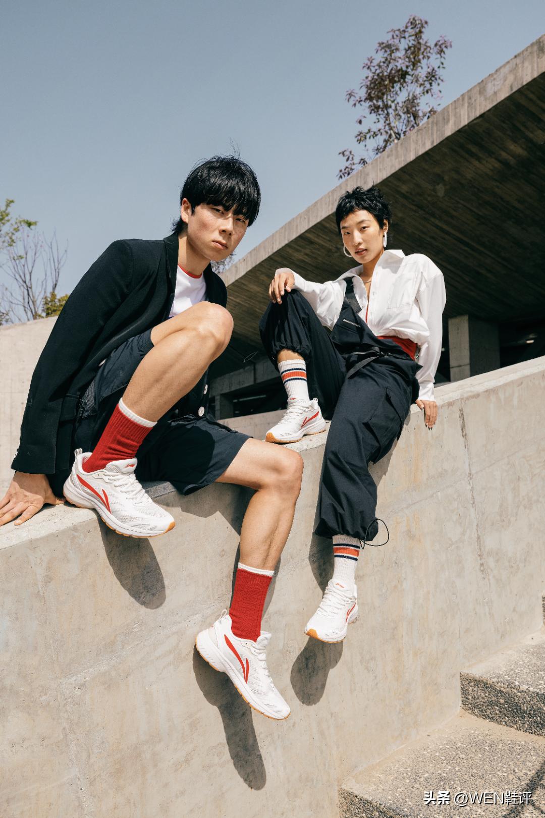 李宁扶遥v2复古银真实效果,好物推荐跑步鞋