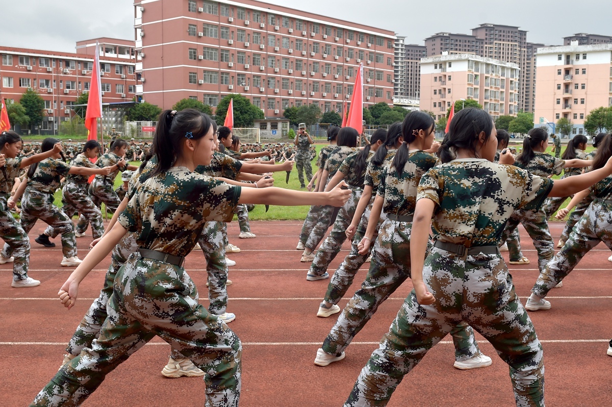 桂林各校军训精彩回顾,广西军训队列操