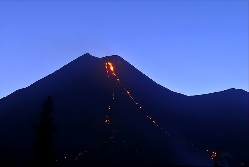 火山颗粒相互作用对矿床稳定性的影响