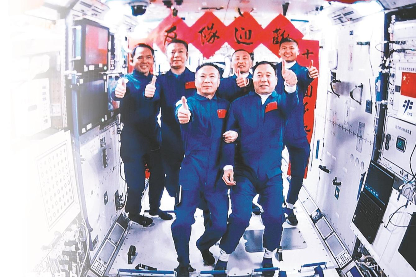 为什么美国登月一直饱受争议,美国登月是真的载人登月是假的