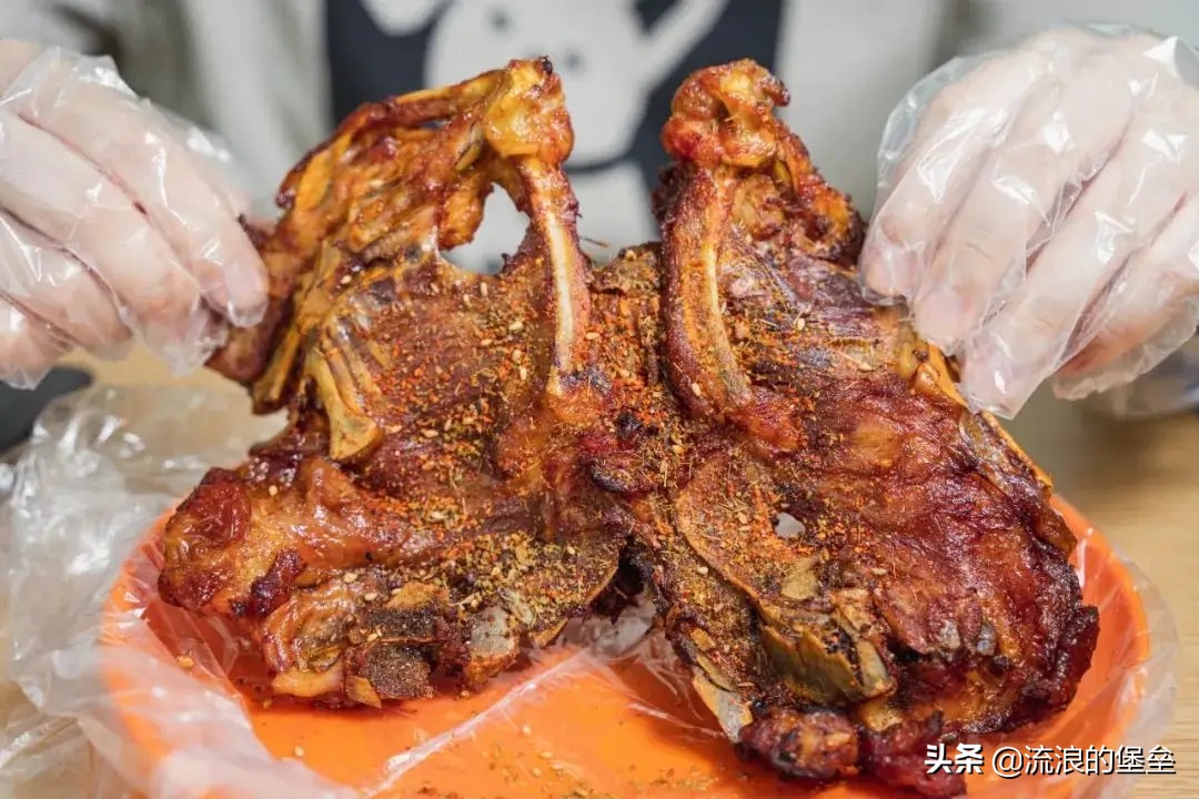 东北冻梨是南方人的暗黑美食,东北的美味特色菜