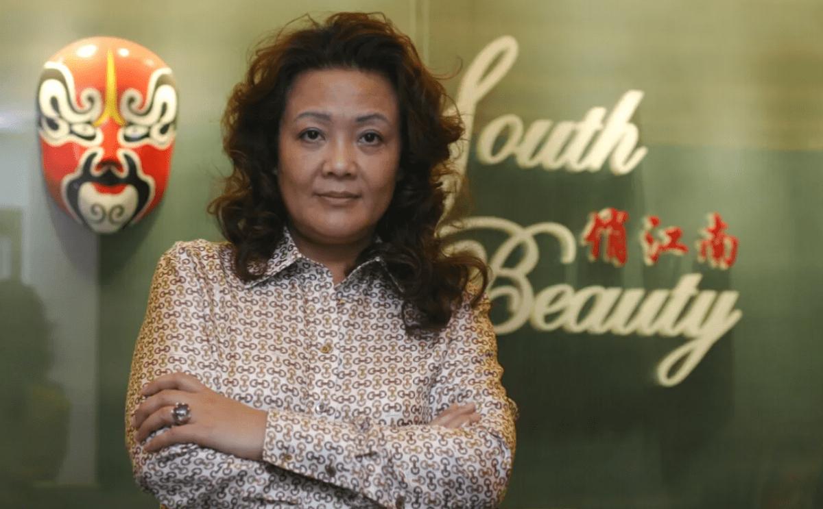 张兰上台演讲说一无所有,张兰经历过失败以后现在的身价