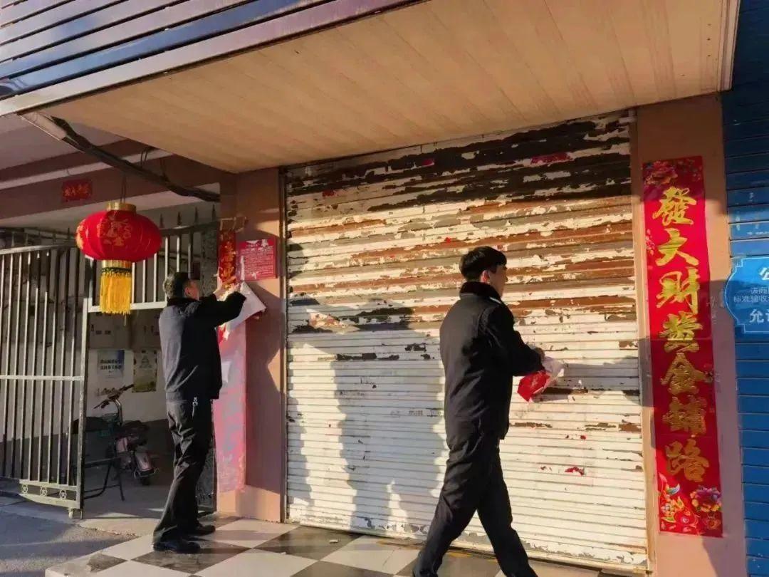 春联影响了城市的文明？城管撕毁他人私人财物，该当何责