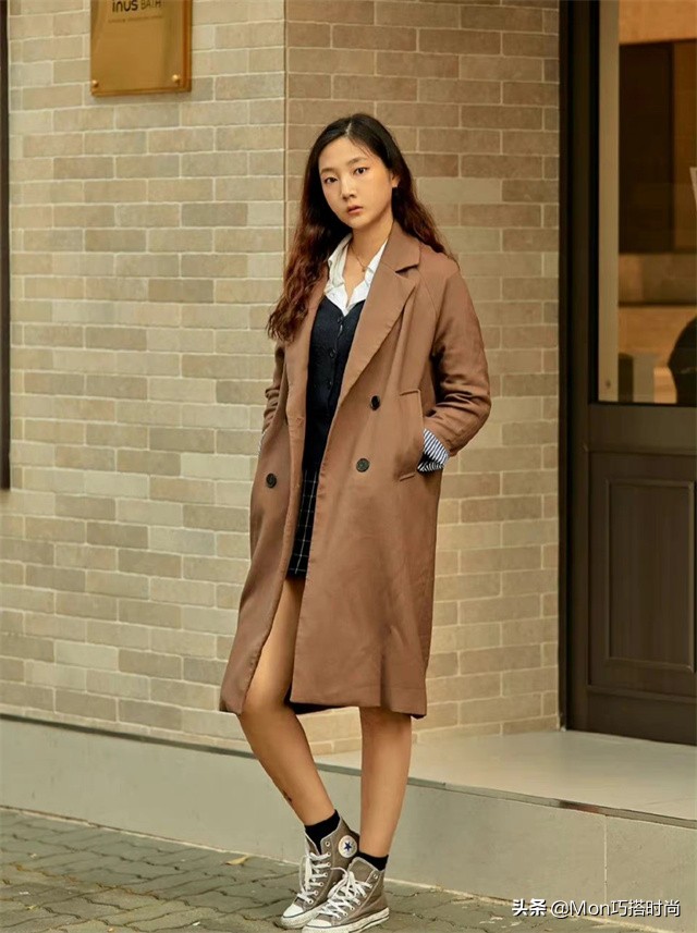 韩国女生都在穿什么衣服图片,韩国女生穿着裙子