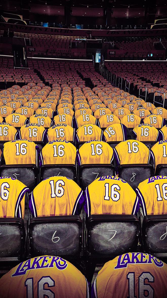 湖人16号球衣加索尔,湖人16年荣誉出场服