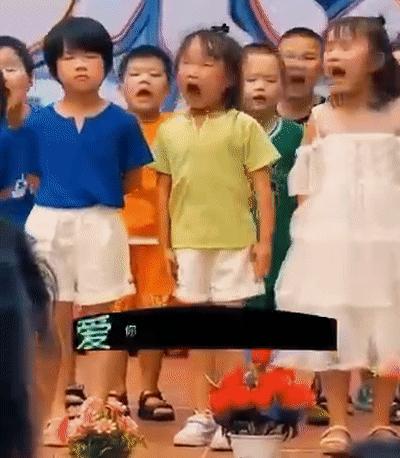 家长花200万没凑齐奥特曼卡片,家长为孩子花200万集齐奥特曼卡片