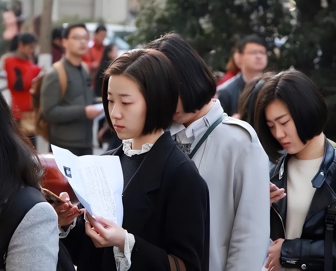 央企和公务员哪个工资待遇好,待遇比公务员好的国企是哪些