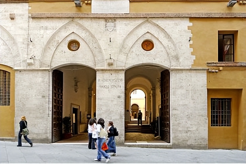 意大利锡耶纳大学,意大利锡耶纳音乐学院排名