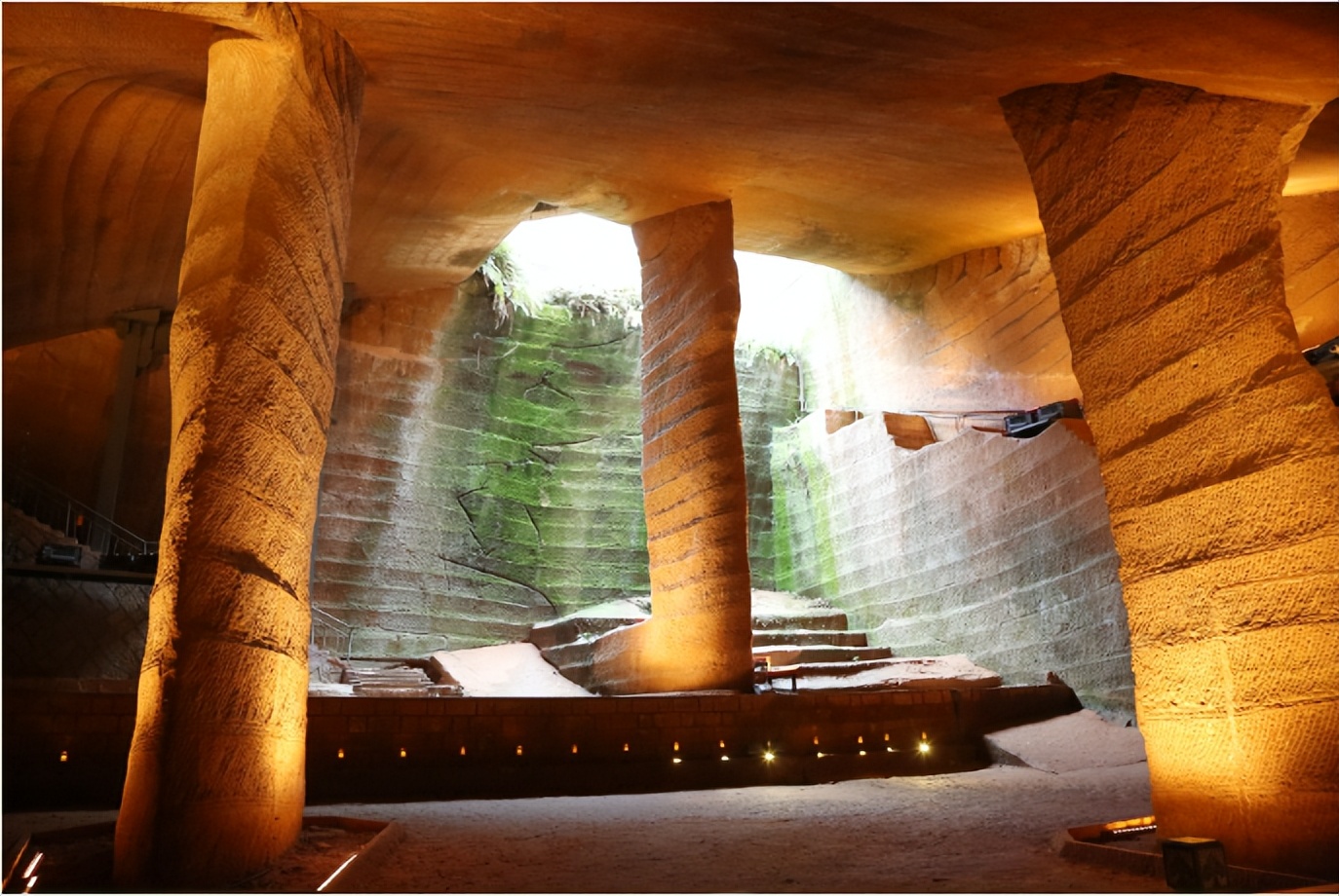 浙江神秘水潭真相,浙江在龙游发现水下龙宫是真的吗