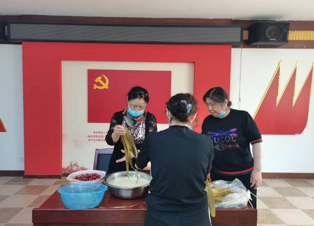 老党员社区服务驿站,社区关爱老党员志愿服务活动