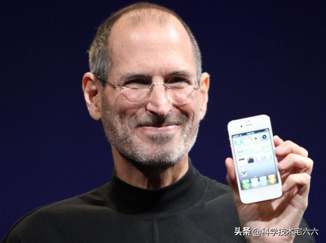 苹果公司推出第一台iphone的年份,苹果手机创始人的艰难历程