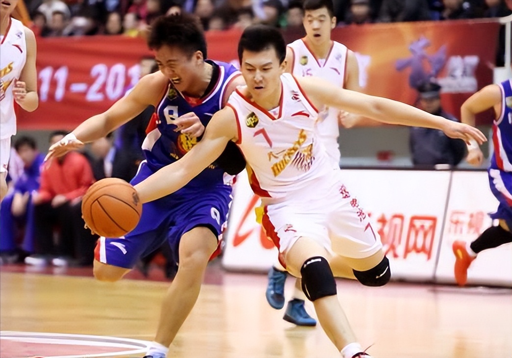 2021-2022赛季cba抢断王,2016-2017cba赵继伟绝杀