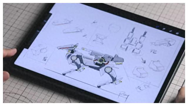 把小米铁蛋爆改成钢铁加鲁鲁的大佬，还曾把手机改造成北京城