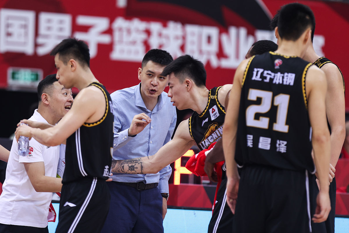 辽篮神射杨鸣十记三分,杨鸣12分3板