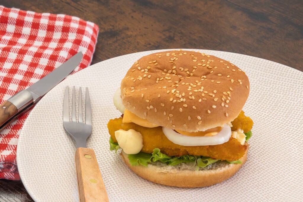 减脂期怎么抑制碳水,减脂期嘴馋怎么抑制食欲