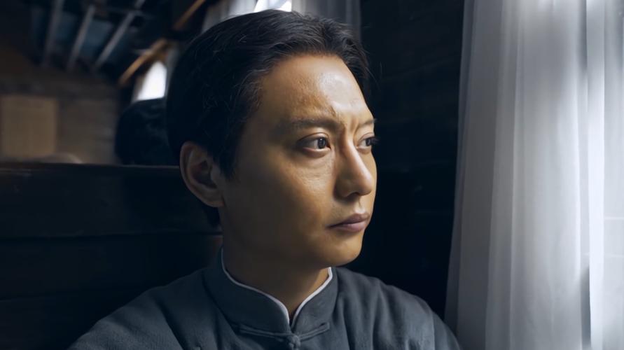 主席形象后继有人，侯京健已接班唐国强，和古月比你更喜欢哪一个