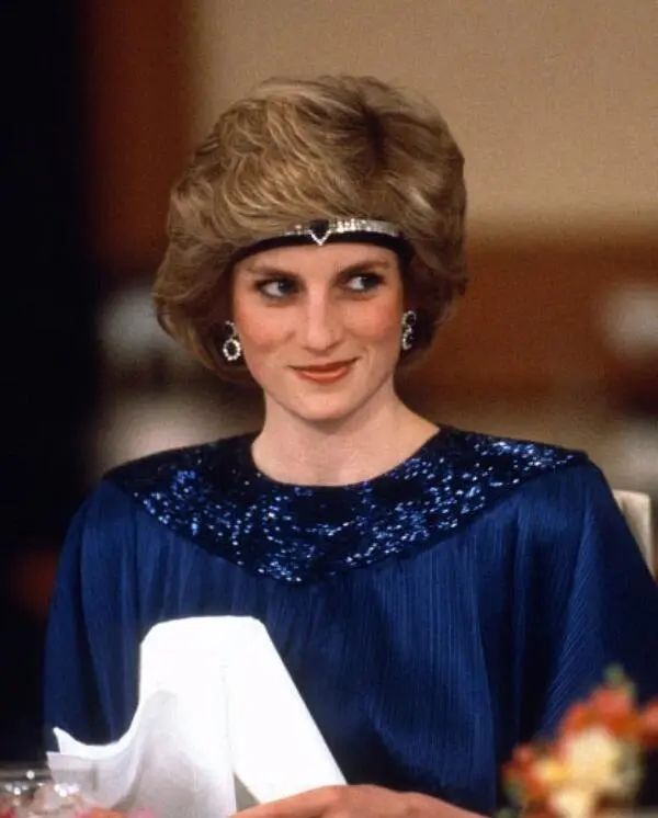 羡慕英王室“传家宝”数不胜数？学会这几招，你的珠宝盒也能常戴常新