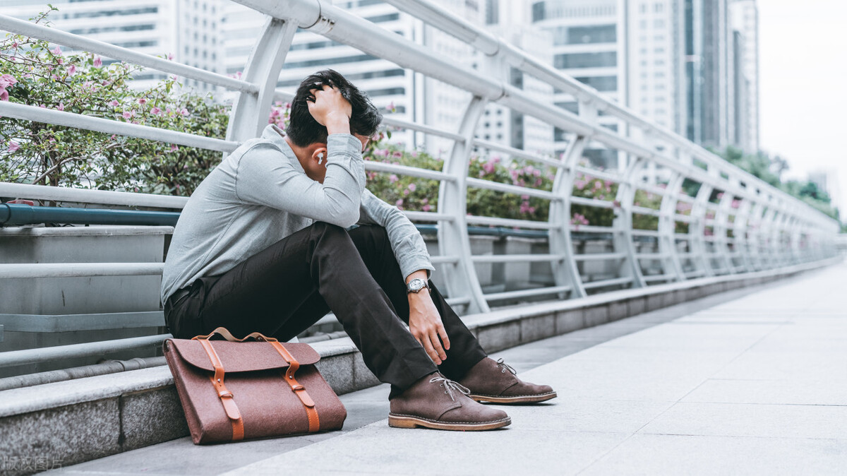 摆摊日入九千被怼,夫妻摆摊日入九千元租金