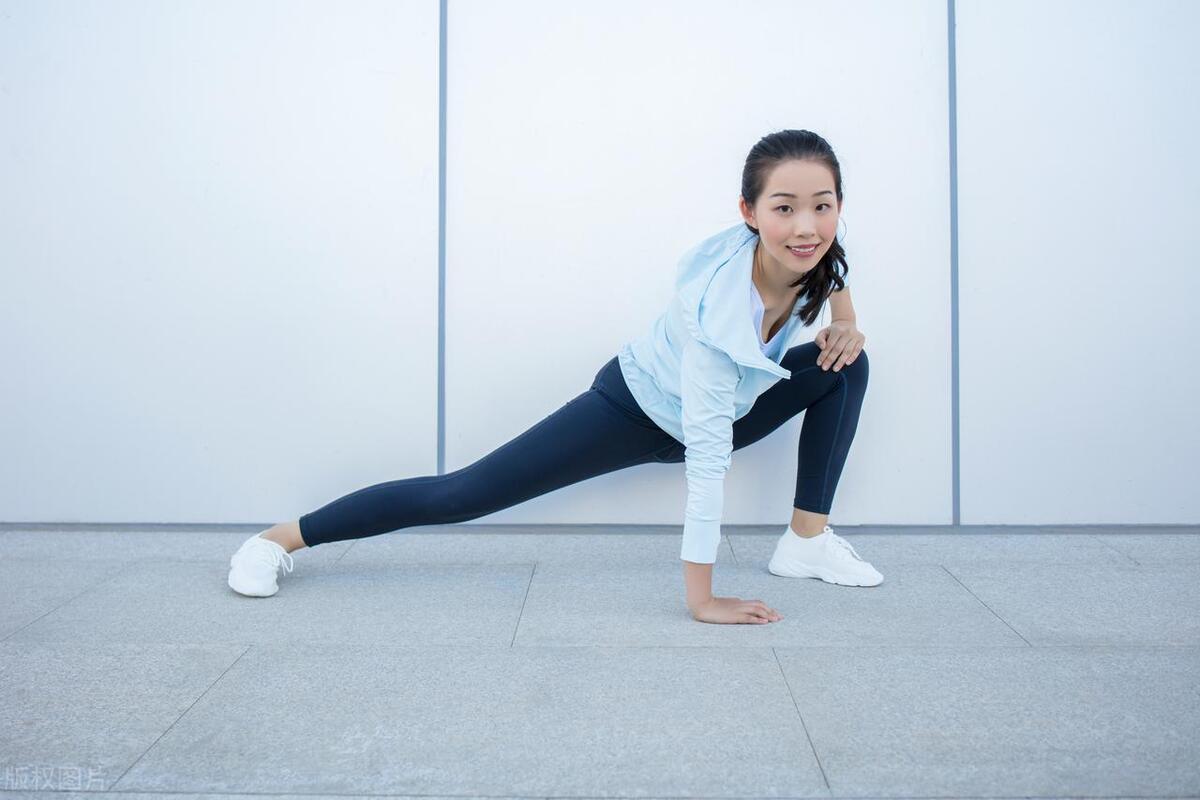 完整的跑步后放松肌肉的方法,跑步后拉伸放松动作