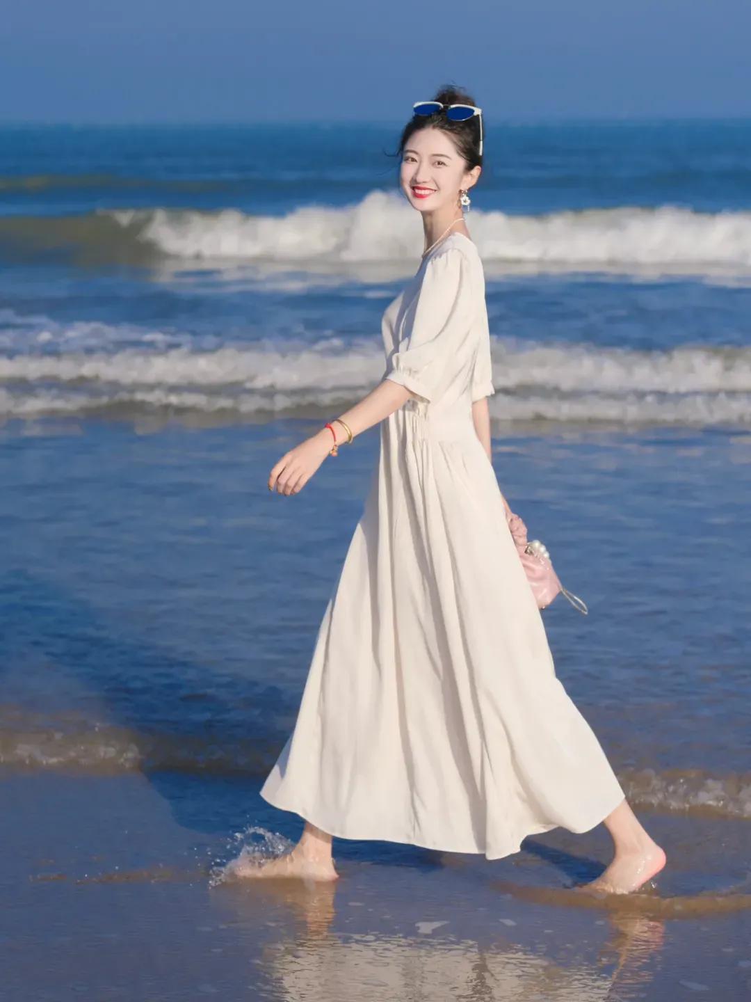 “裙子”这么穿真惊艳！不上膝、不花哨、要收腰，高级优雅又减龄