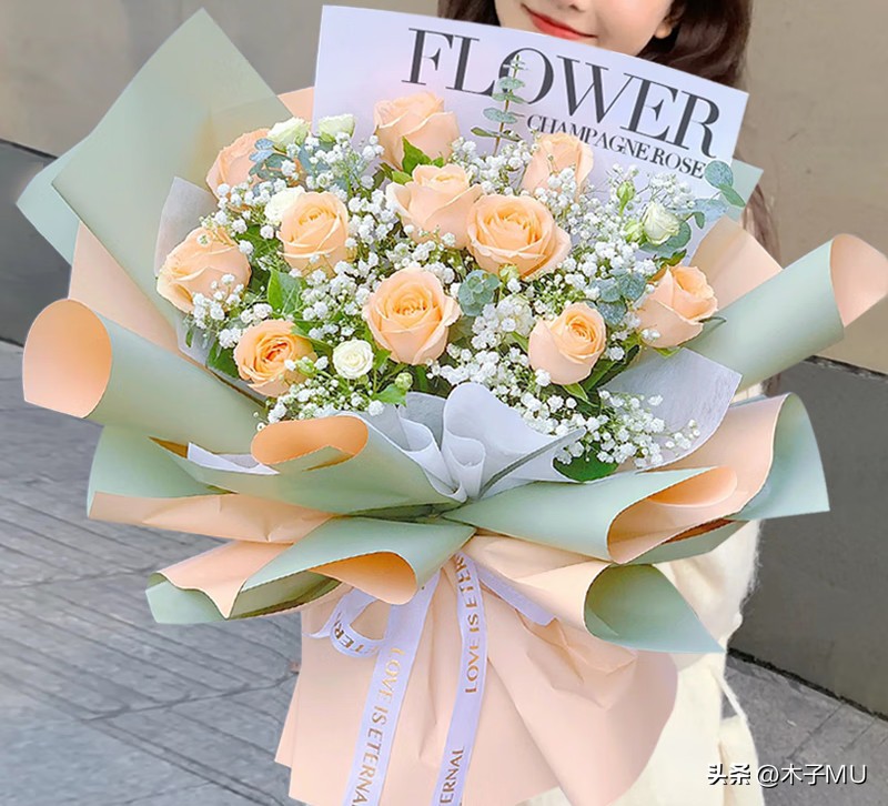 男生送女生11朵玫瑰代表什么意思,送追求的女生11朵玫瑰应该说什么