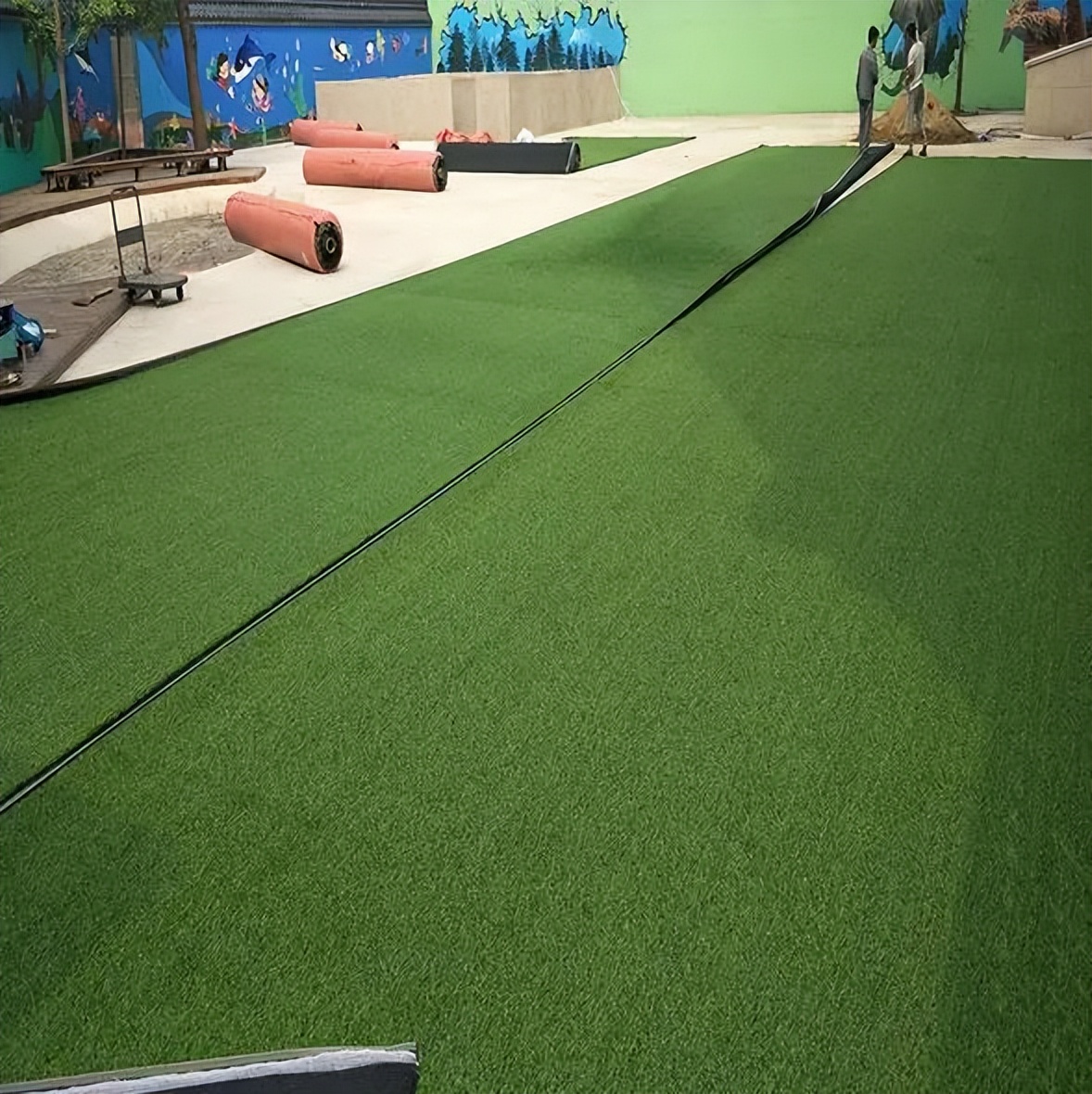 人造草坪铺装注意事项,人造草坪表层草皮铺设注意点