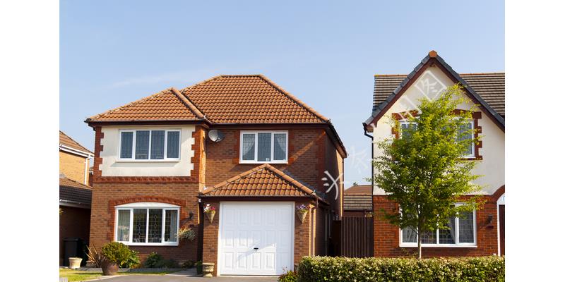 年年过生日女儿都迟到,今年我去接她,到门口后我愣了,默默离开