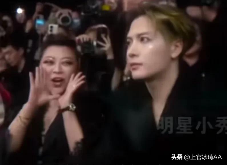 王嘉尔爱国情怀,王嘉尔爱国霸气发言片段