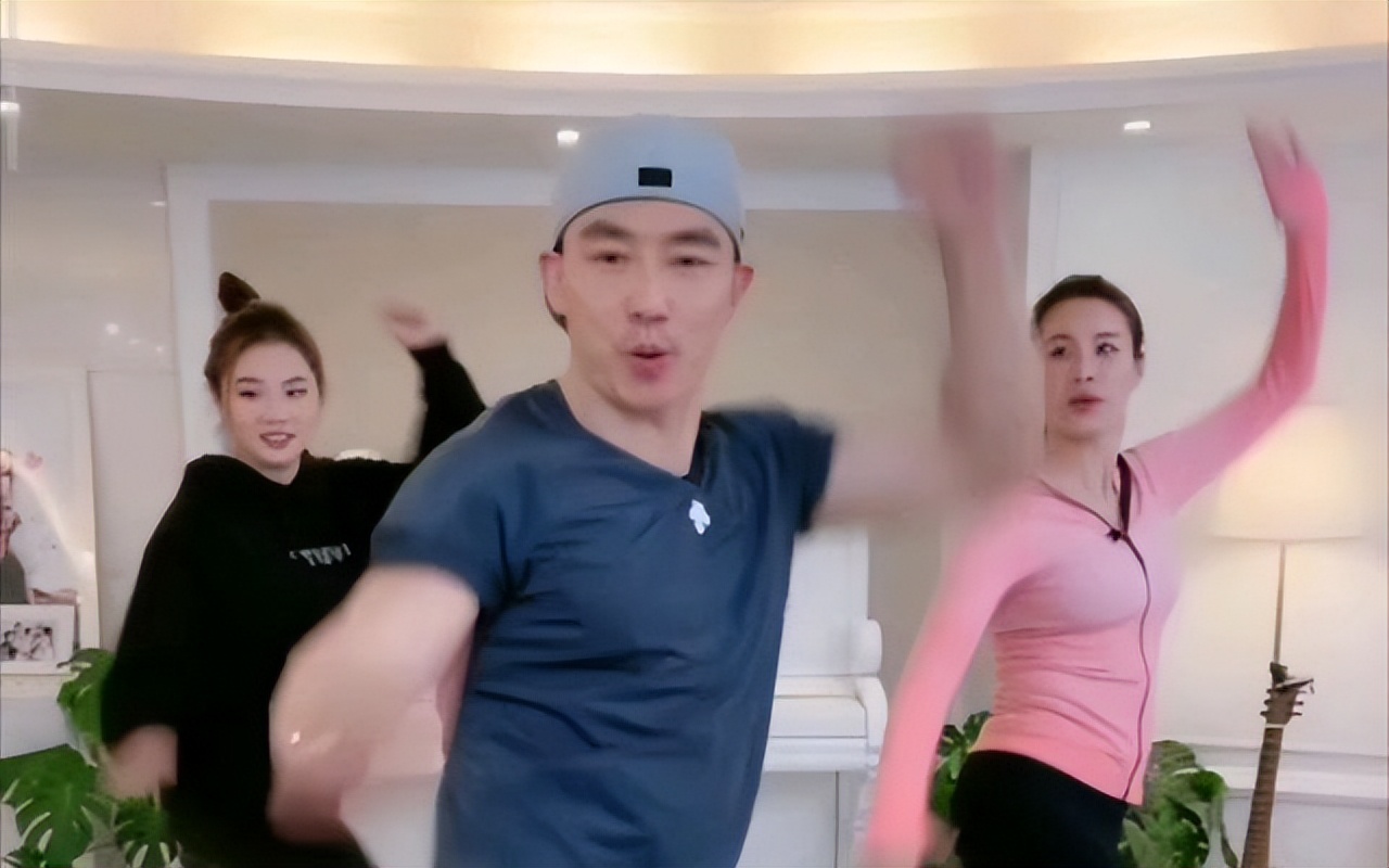 为什么跳跳绳会有大便的感觉,为什么跳完毽子操腿软