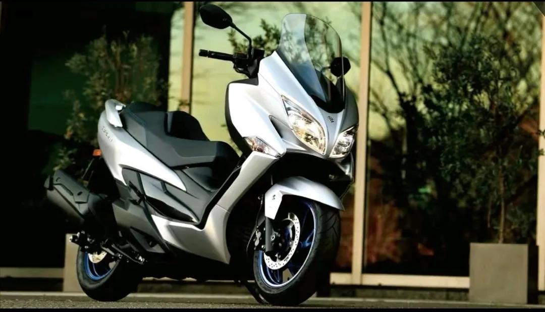 有点不思进取的踏板，铃木“汉堡人”400