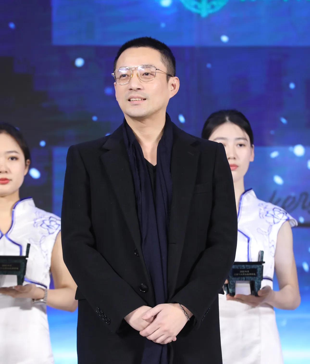 汪小菲麻六记一家能赚多少钱,汪小菲麻六记今年挣了多少钱