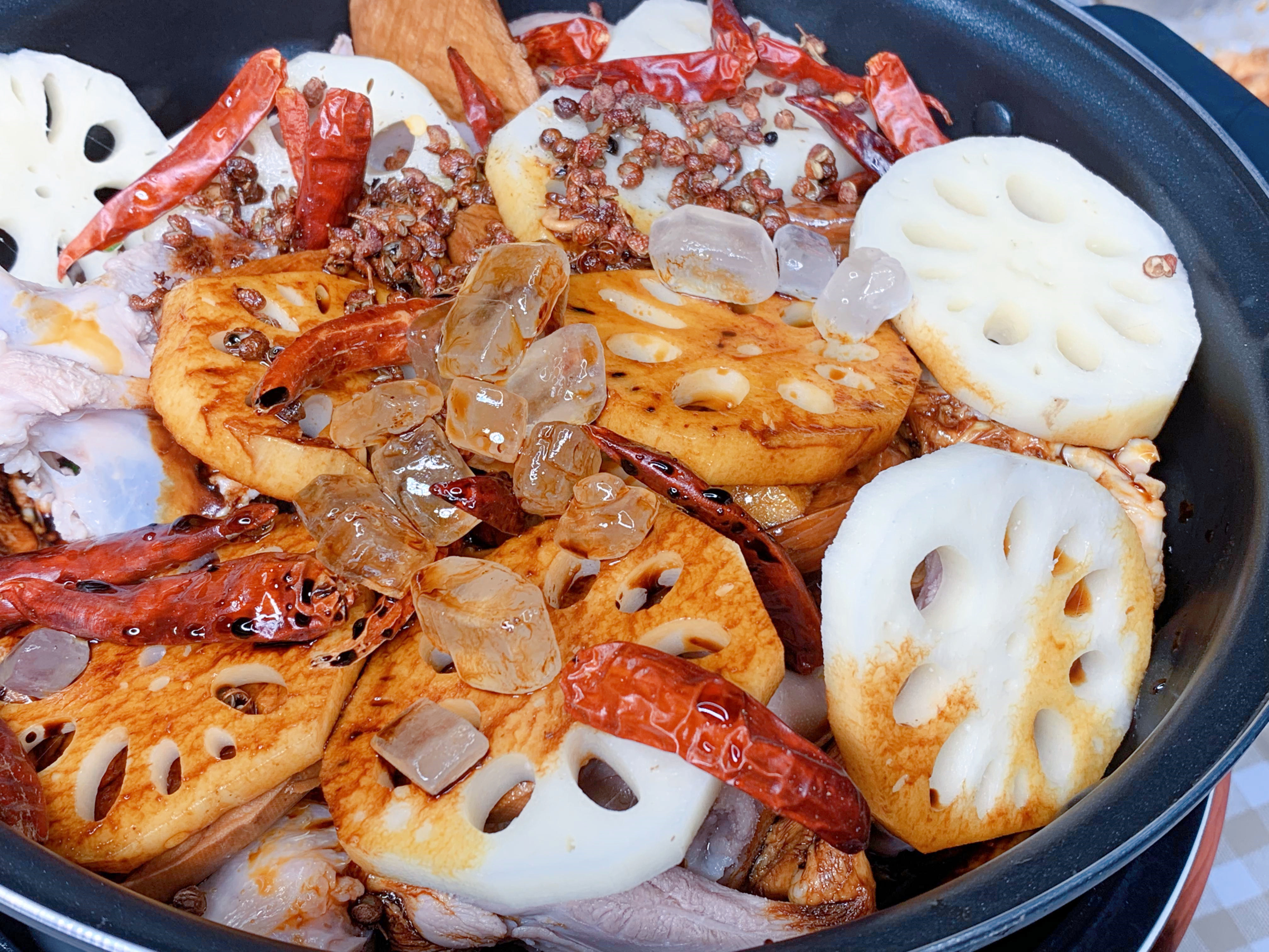 周黑鸭口味麻辣鸭货家庭制作方法,周黑鸭麻辣卤小龙虾汤底怎么熬制