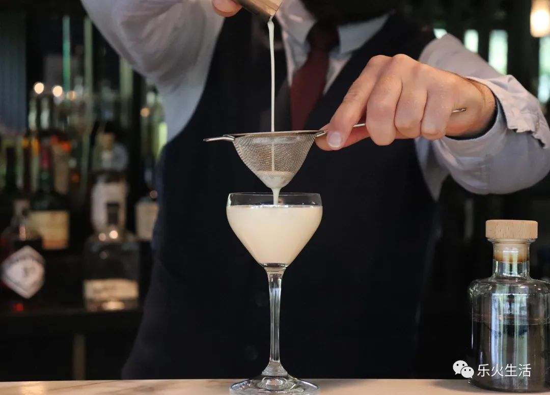 上海开业10个月获米其林餐厅,巴黎开业20年的米其林三星餐厅