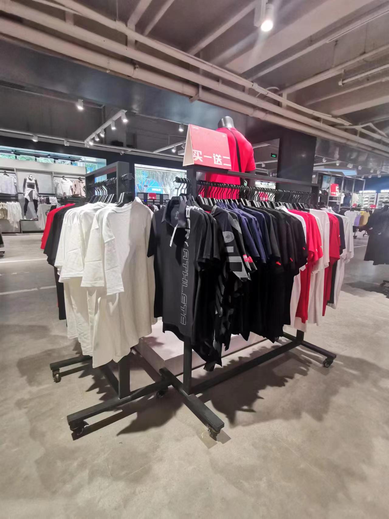 疫后的运动鞋服品牌折扣力度有多强？我们南下晋江探访安踏工厂店