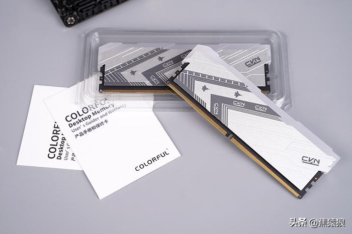 12600K+STRIXB660-I+RTX3060，AKLLAA5立式ITX机箱装机展示