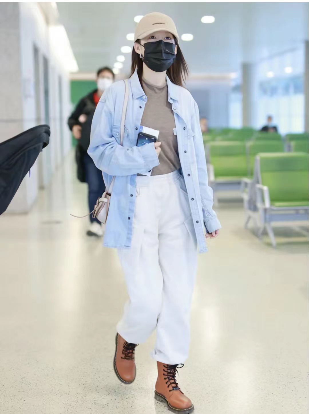 2018外套里面穿这3件内搭时髦保暖,冬天暖和又时尚的外套推荐