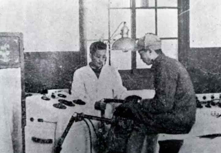 56年上海传染病院来一老农，浑身滚烫口鼻冒血，医生检查表情诡异