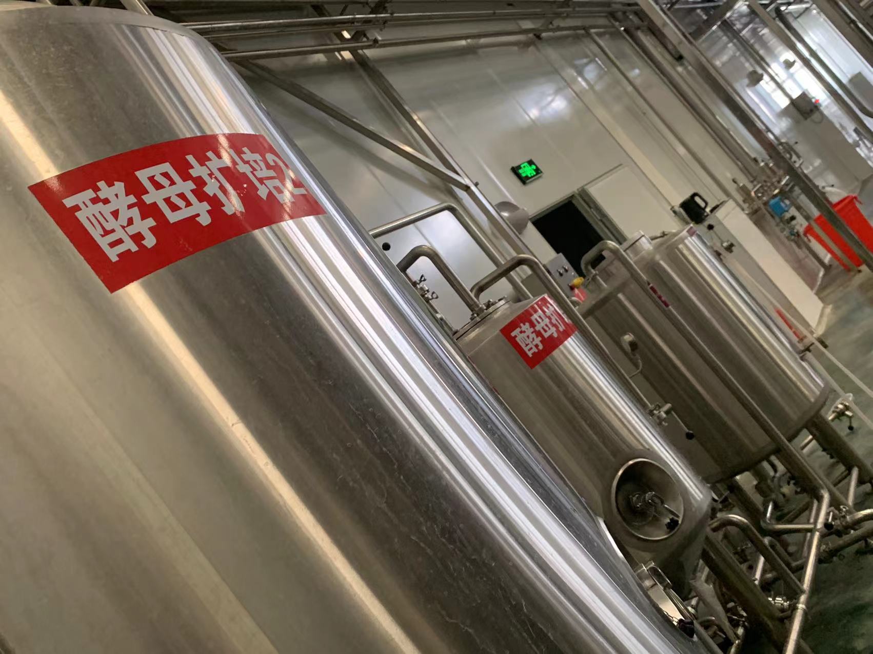 精酿啤酒酿造成套设备,聊城专业酿造啤酒设备批发