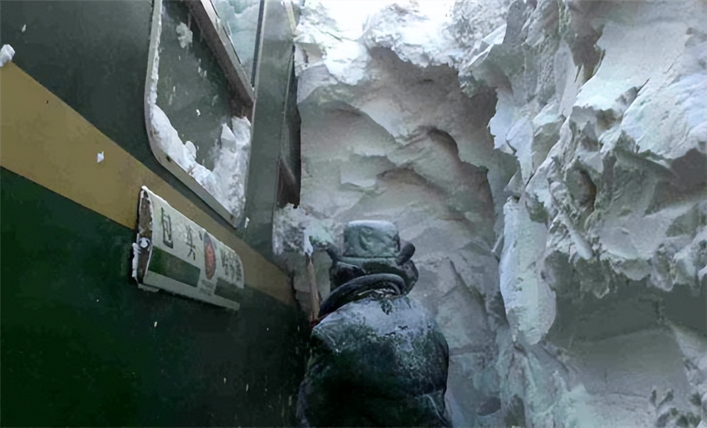 内蒙古呼伦贝尔车辆被困暴风雪,内蒙古暴风雪2010