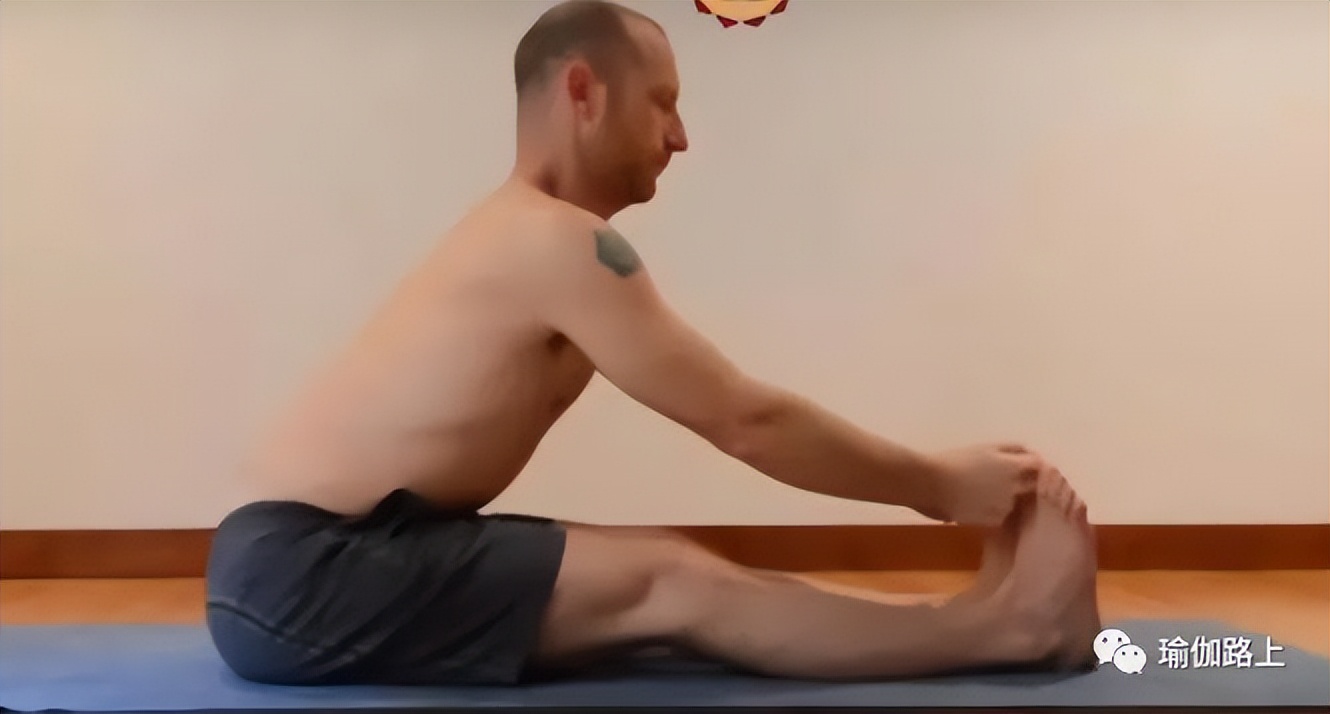腰椎间盘突出瑜伽锻炼最好方法,腰椎间盘突出怎么练瑜伽