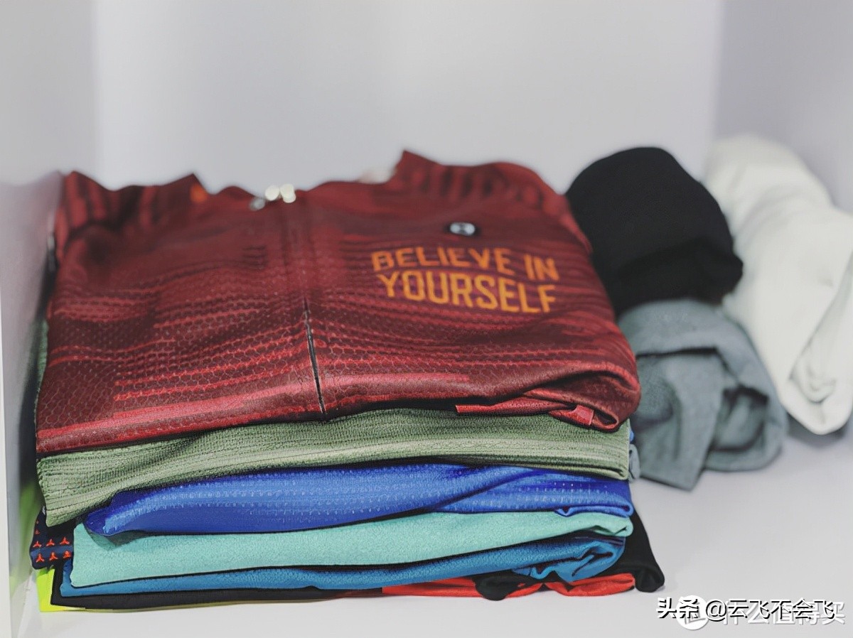 换季时节衣柜如何收纳整理更整洁,收纳整理让你的衣柜不再凌乱