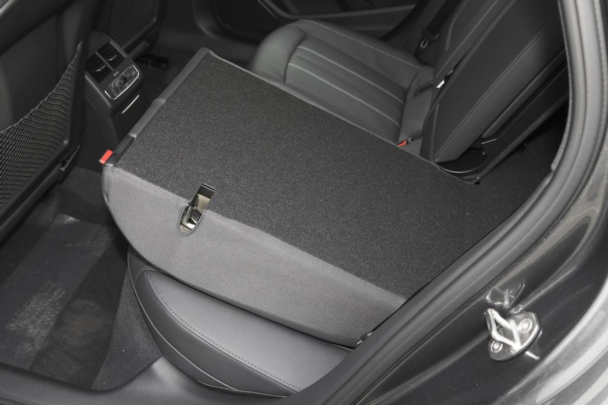 奥迪a4l2019款45tfsiquattro,奥迪a4l2022款45tfsiquattro